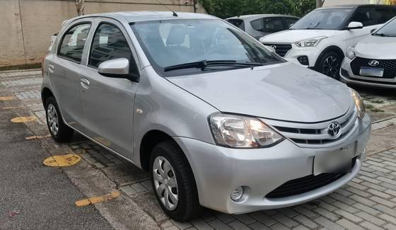 TOYOTA ETIOS 1.3 X 16V FLEX 4P MANUAL TOYOTA ETIOS 1.3 X 16V FLEX 4P MANUAL